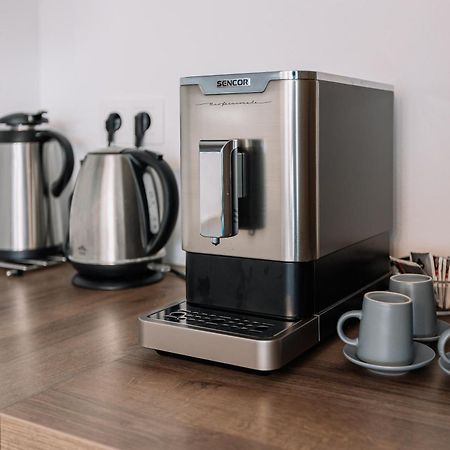 Revon Business Apartment Senec Luaran gambar