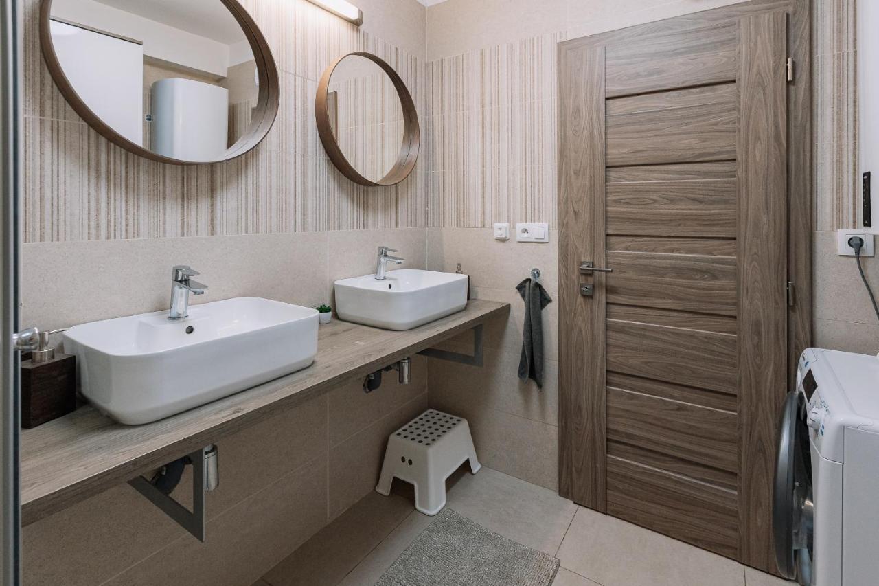 Revon Business Apartment Senec Luaran gambar