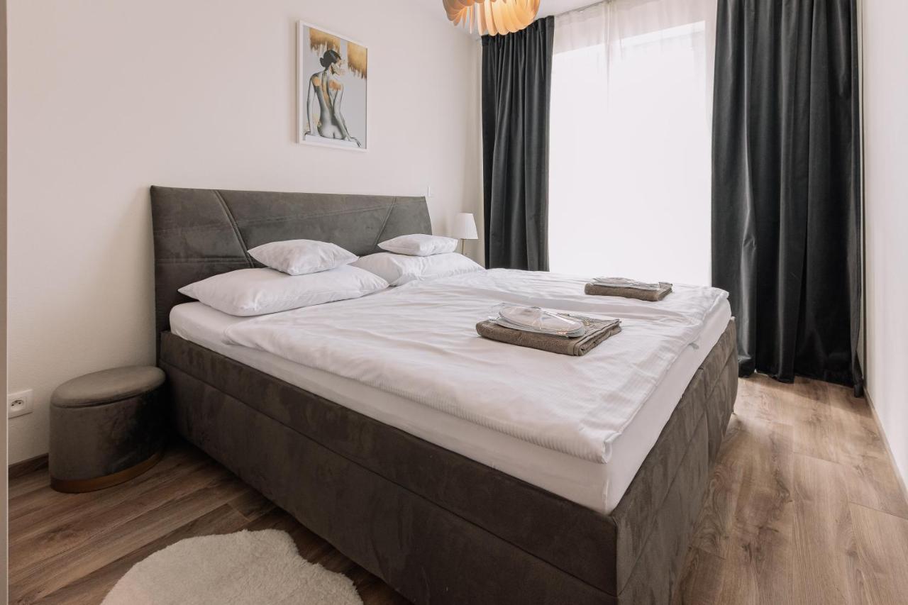 Revon Business Apartment Senec Luaran gambar
